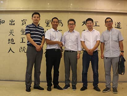 Korean Customers Visit Sinoroader factory-2